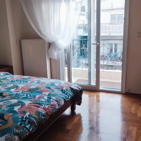 Peraía The Golden Guest House מראה חיצוני תמונה